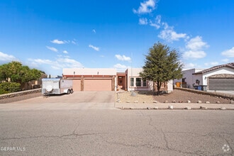 Building Photo - 5729 Valley Oak Dr