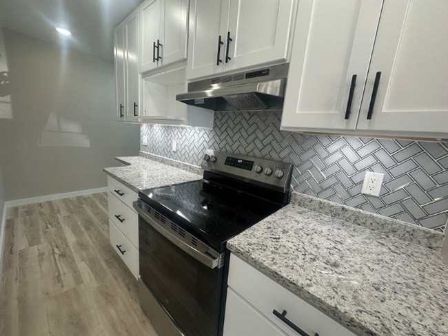 Building Photo - 353 Schraffts Dr