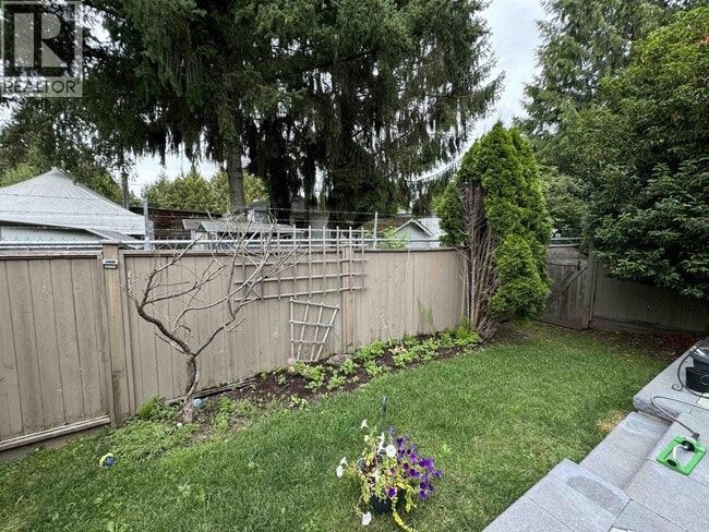 Building Photo - 11860-11210 210 St