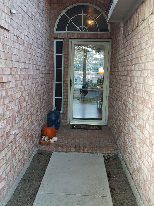 Foto del edificio - 4701 Rincon Way