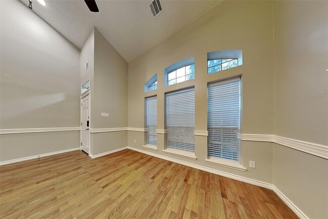 Building Photo - 16922 Colony Creek Dr