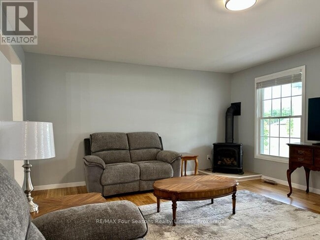 Building Photo - 207 Christopher St