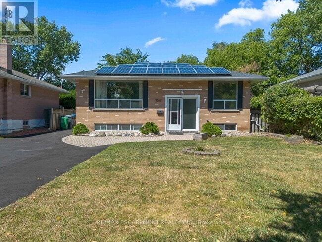 Building Photo - 2749 Truscott Dr