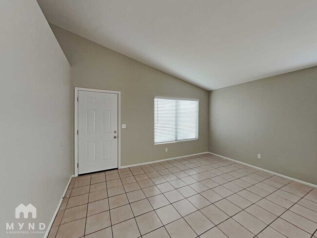 Foto del edificio - 3126 W Foothill Dr