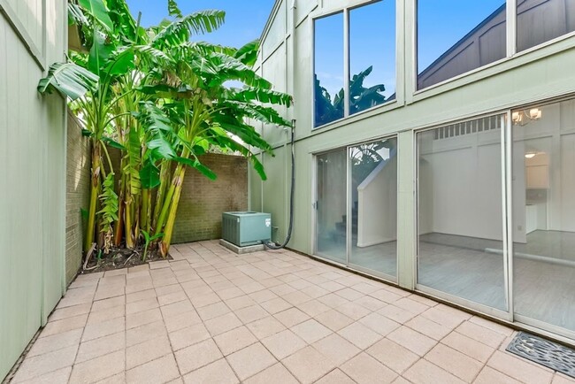 Foto del edificio - 1811 Veranda Dr