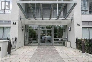 Building Photo - 35 Hollywood Ave