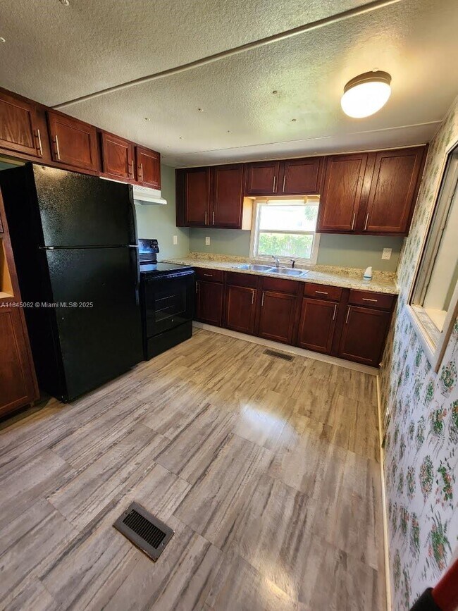 Building Photo - 4248 Hibiscus Cir