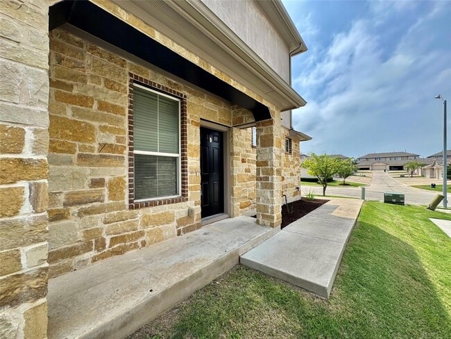 Building Photo - 407 Rhetoric Way