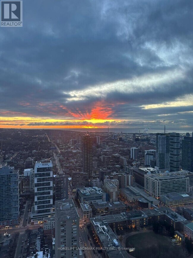 Photo du bâtiment - 386 Yonge St