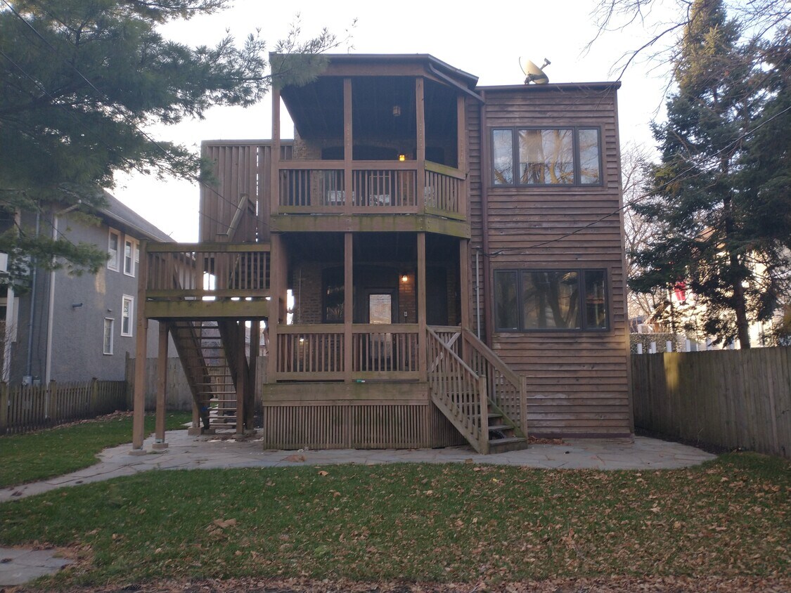 Foto del edificio - 7319 N Bell Ave