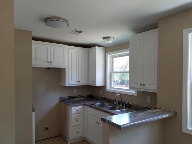 Foto del edificio - 109 Rebecca Dr