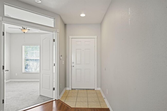 Building Photo - 16215 Swan View Cir