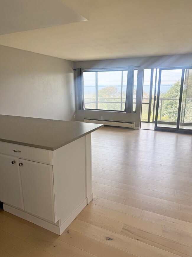 Building Photo - 414 Boulevard