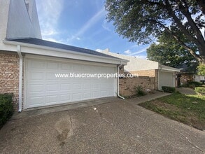 Building Photo - 2702 Stonecreek Pl