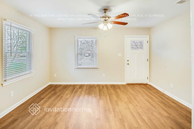 Foto del edificio - 9924 Starwood Dr