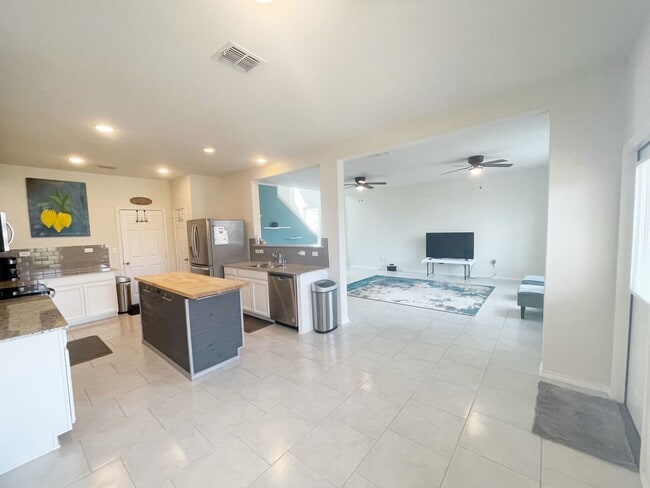 Foto del edificio - 3bed/2.5bath House For Lease! Available NO...