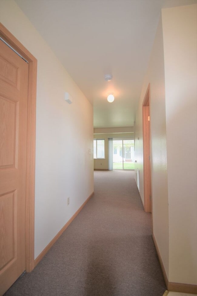Building Photo - Centrally Located 3b 1.5ba Rose Park Townhouse with Garage and Patio!