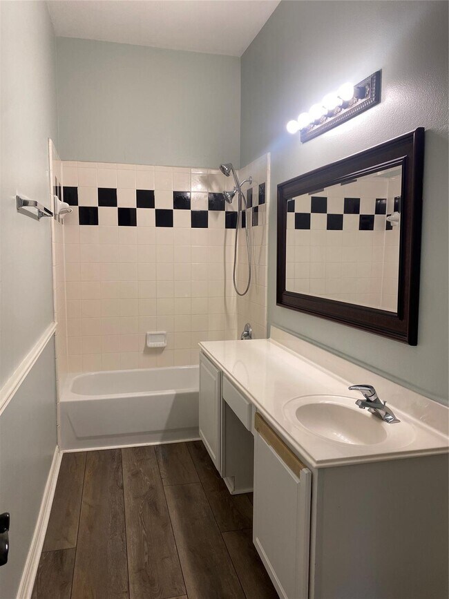 Building Photo - Spinnaker Bay Lane, Pearland, TX 77584 - 4 BR 2 BA single-family home