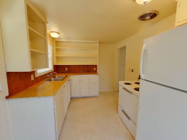 Photo - 423 E 18th Ave Apartment