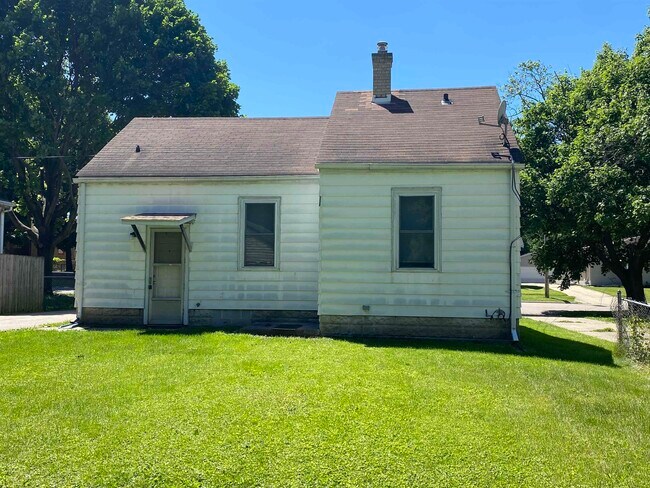 Foto del edificio - 205 Willard Ave W