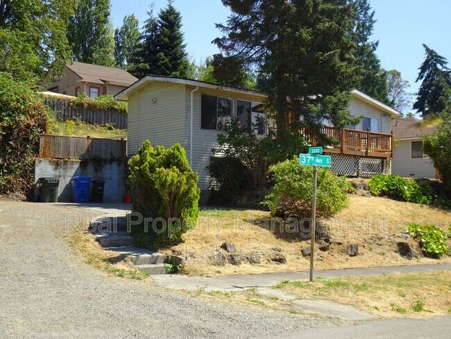 Building Photo - 3800 37th Ave S