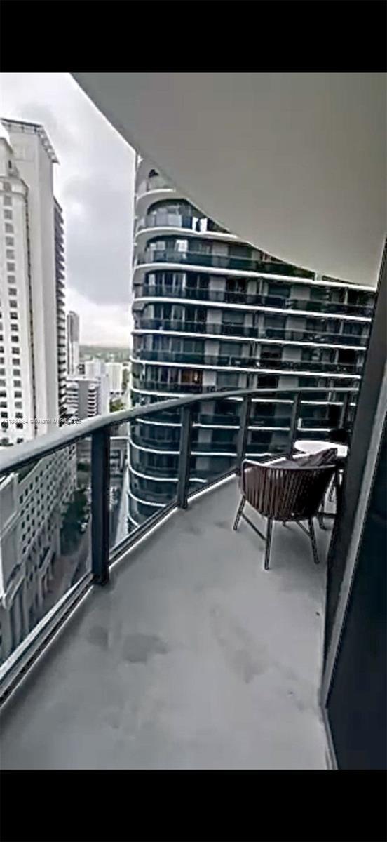 Foto del edificio - 45 SW 9th St