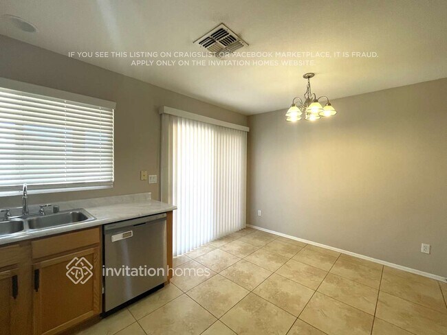 Building Photo - 15440 W Gelding Dr