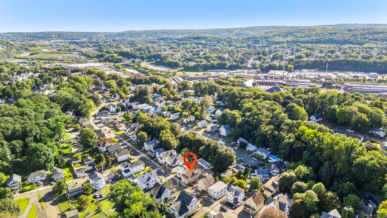 Foto principal - 121 N State St