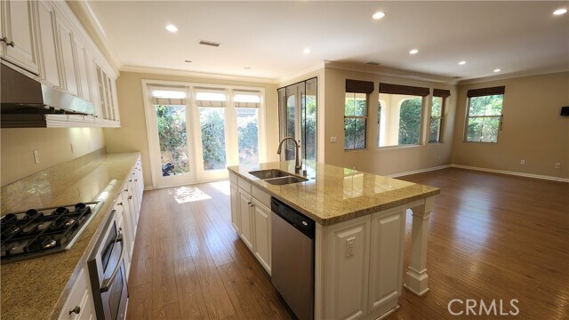 Building Photo - 32 Loquat