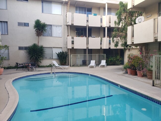 Foto del edificio - Jacaranda Apartments