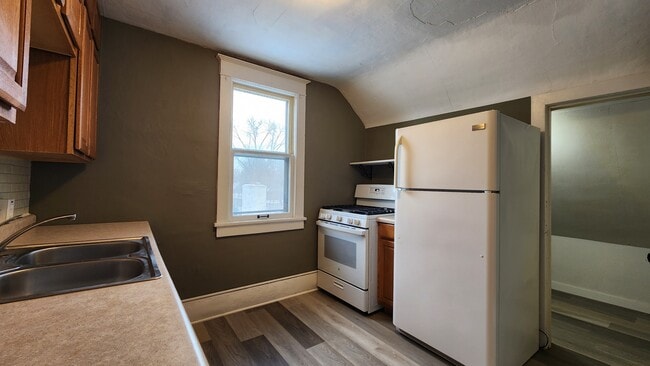 Building Photo - 1228 10th St N