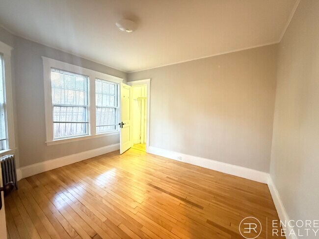 Building Photo - 11 Story St