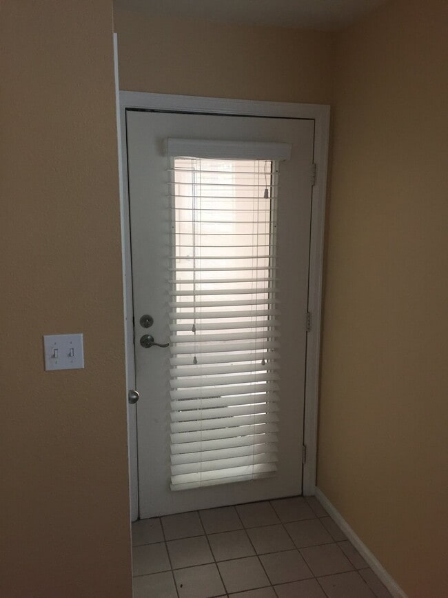 Foto del edificio - Two Bedroom/2 Bath DTC Condo for Rent-Ligh...