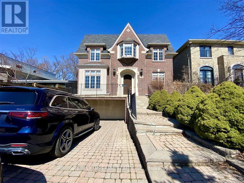 Primary Photo - 448 Glengrove Ave W