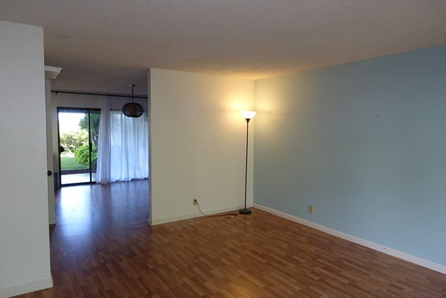 Building Photo - 98-1741-1741 Kaahumanu St