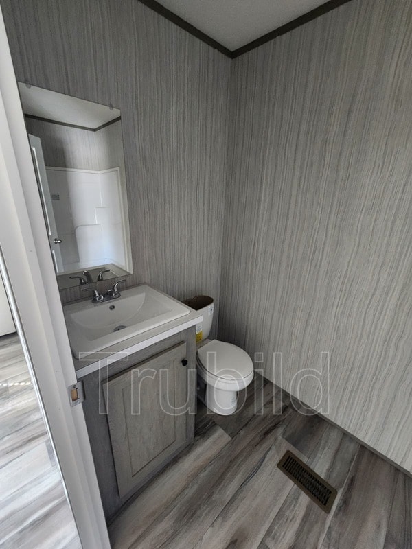 Building Photo - 1000 Wave Ln