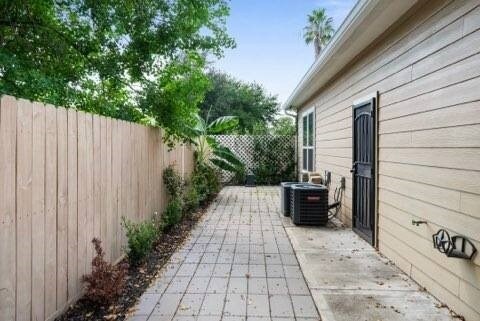 Foto del edificio - 13327 Bafing Dr