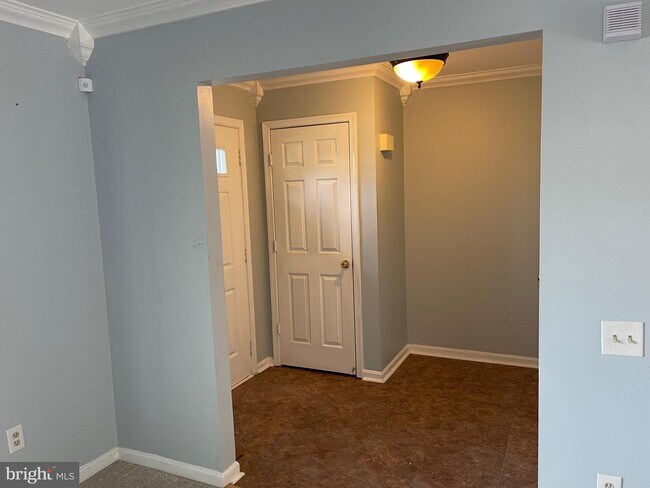 Building Photo - 30 Woodhollow Ct