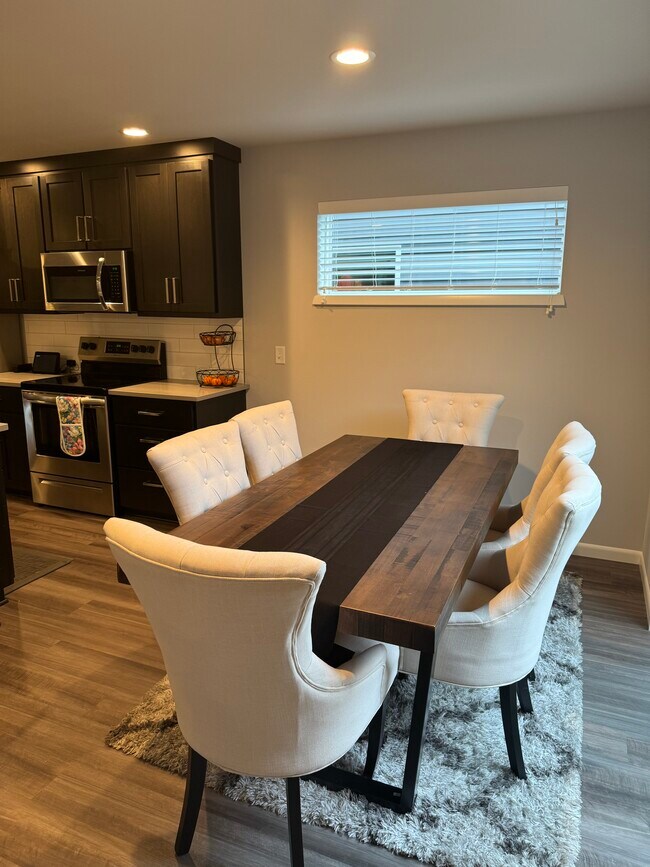 Área de comedor - 2519 Spark St
