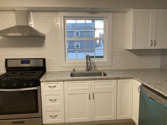 Building Photo - 55 Tupper Ave