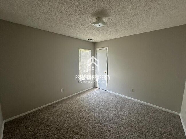 Building Photo - 2245 Birken Dr