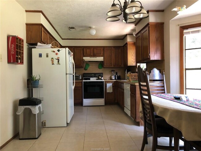 Building Photo - 818 Rio Grande Ln