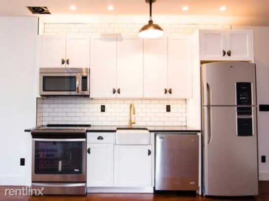 Foto del edificio - 3 br, 1 bath  - 43 Brooklyn Ave 3A