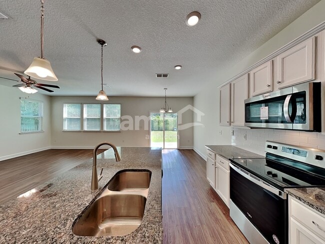 Building Photo - 8649 Highfield Ave