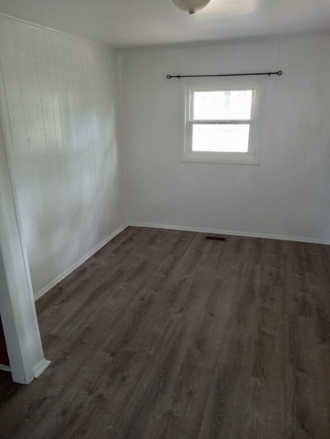 Building Photo - 4126 Apex Dr