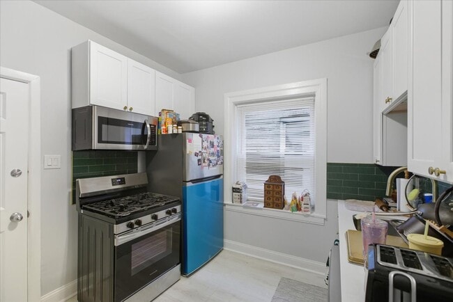 Building Photo - 1122 N Christiana Ave