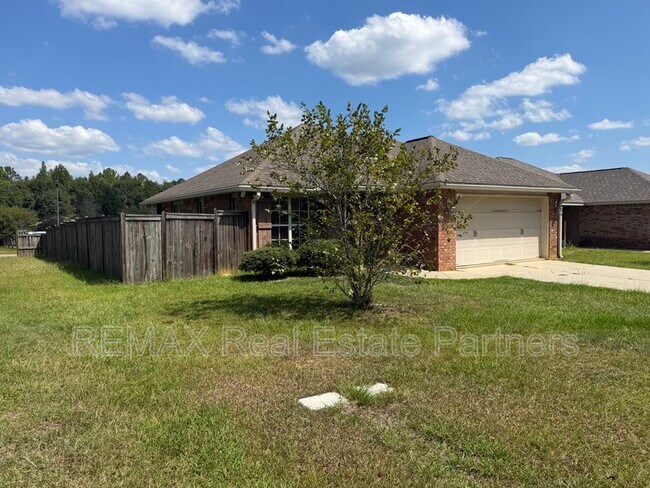Building Photo - 25 Hawthorne Dr