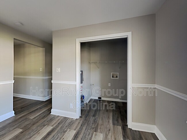Building Photo - 136 Old Meadowbrook Rd