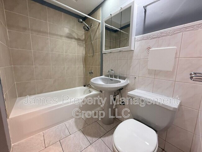 Foto del edificio - 2524 W Cortez St