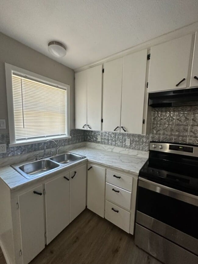 Building Photo - 1149 Kirkwood St